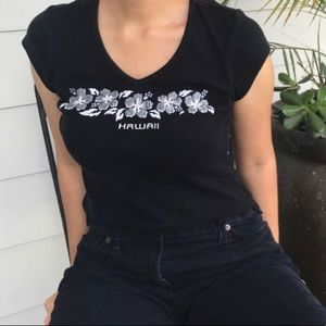 Kavio Hawaii Flower Black V-Neck Short Sleeve Top